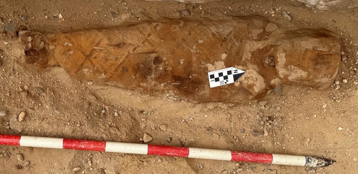 العثور على تماثيل صغيرة من التيراكوتا والبرونز جنوب الموقع، من بينها تماثيل لحاربوقراط على هيئة فارس وتمثال لكيوبيد- مجلس الوزراء