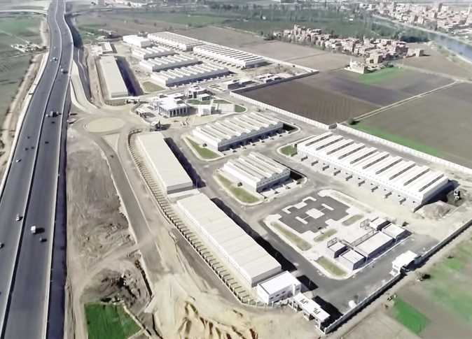 مصر تستهدف جذب 4.1 تريليون جنيه استثمارات عبر 7 مناطق استثمارية جديدة مصر تضم حالياً 12 منطقة استثمارية قائمة موزعة على 6 محافظات، تحتضن 1277 مشروعاً