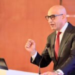 وزير التربية والتعليم والتعليم الفني محمد عبداللطيف