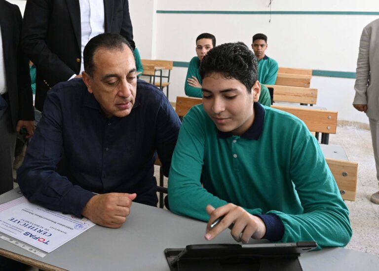 أشار مدبولي إلى أن وزارة التعليم تعتزم تدريس الثقافة المالية ومفاهيم البورصة والأوراق المالية للطلاب