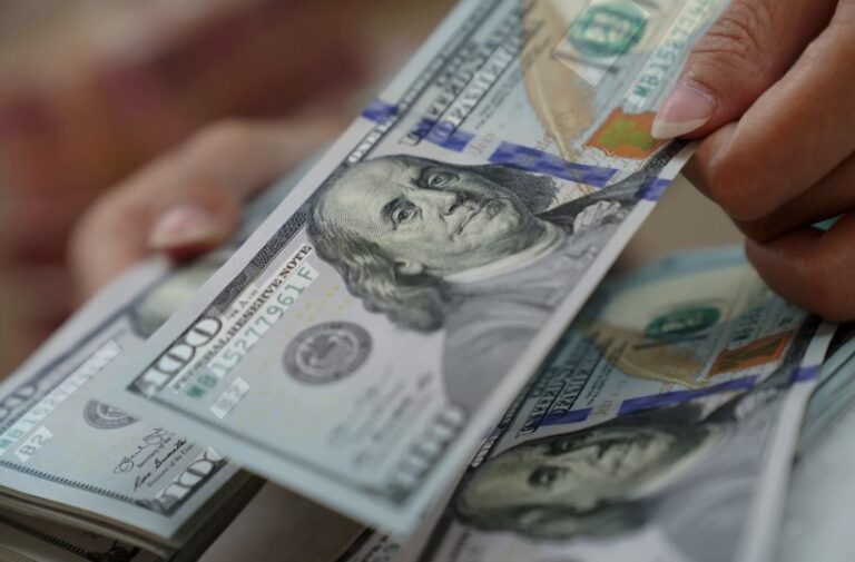 السندات المطروحة لأجل 8 سنوات تم تسعيرها بعائد 7.6%