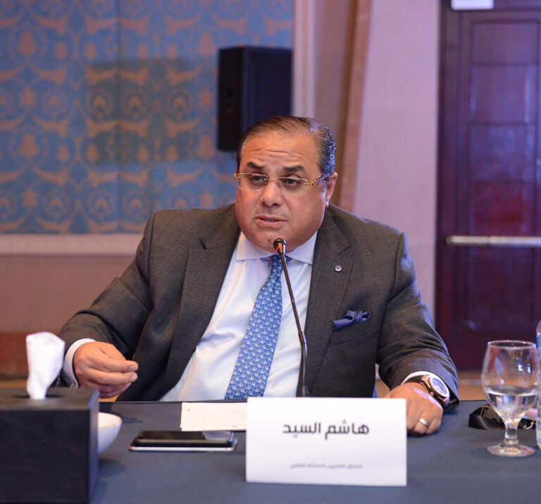 الحكومة تستهدف الانتهاء من قيد 20 شركة في البورصة المصرية قبل نهاية يونيو الجاري ضمن خطة لتنشيط سوق المال وتوسيع قاعدة الشركات المقيدة.