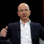 تصريحات بيزوس في وقت تتزايد فيه المخاوف العالمية بشأن تداعيات التغير المناخي والانبعاثات الصناعية.