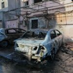 الدفاعات الجوية نجحت في اعتراض وتدمير عدد من الصواريخ والطائرات المسيّرة، ما أدى إلى تساقط شظايا في مناطق سكنية