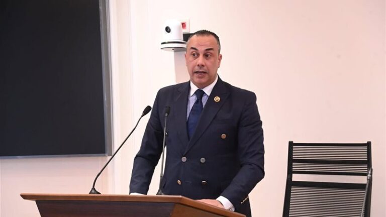 طالب الشويخ بوضع آلية تنسيق بين وزارات الحكومة لمعالجة الآثار المترتبة على تأخر إجراءات التصالح.
