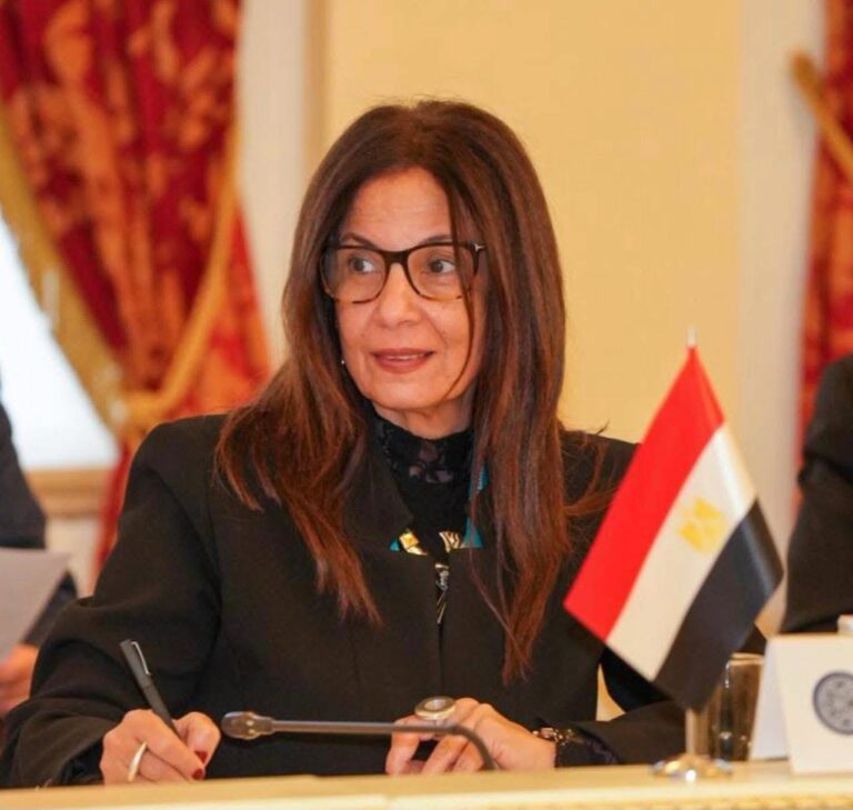 استقالة وزيرة الثقافة جاءت بعد يوم من حكم محكمة النقض برفض الطعنين اللذين تقدمت بهما على حكم صادر ضدها بشأن حقوق الملكية الفكرية.