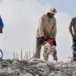 وزارة العمل ستتخذ الإجراءات القانونية اللازمة ضد كل من ينتحل اسمها أو يروج لأخبار كاذبة وشائعات من شأنها تضليل المواطنين وإثارة البلبلة.